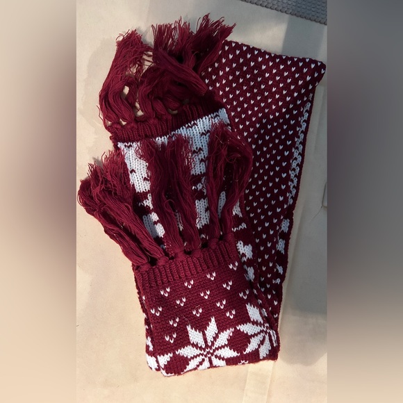 Scarfs - Picture 9 of 10